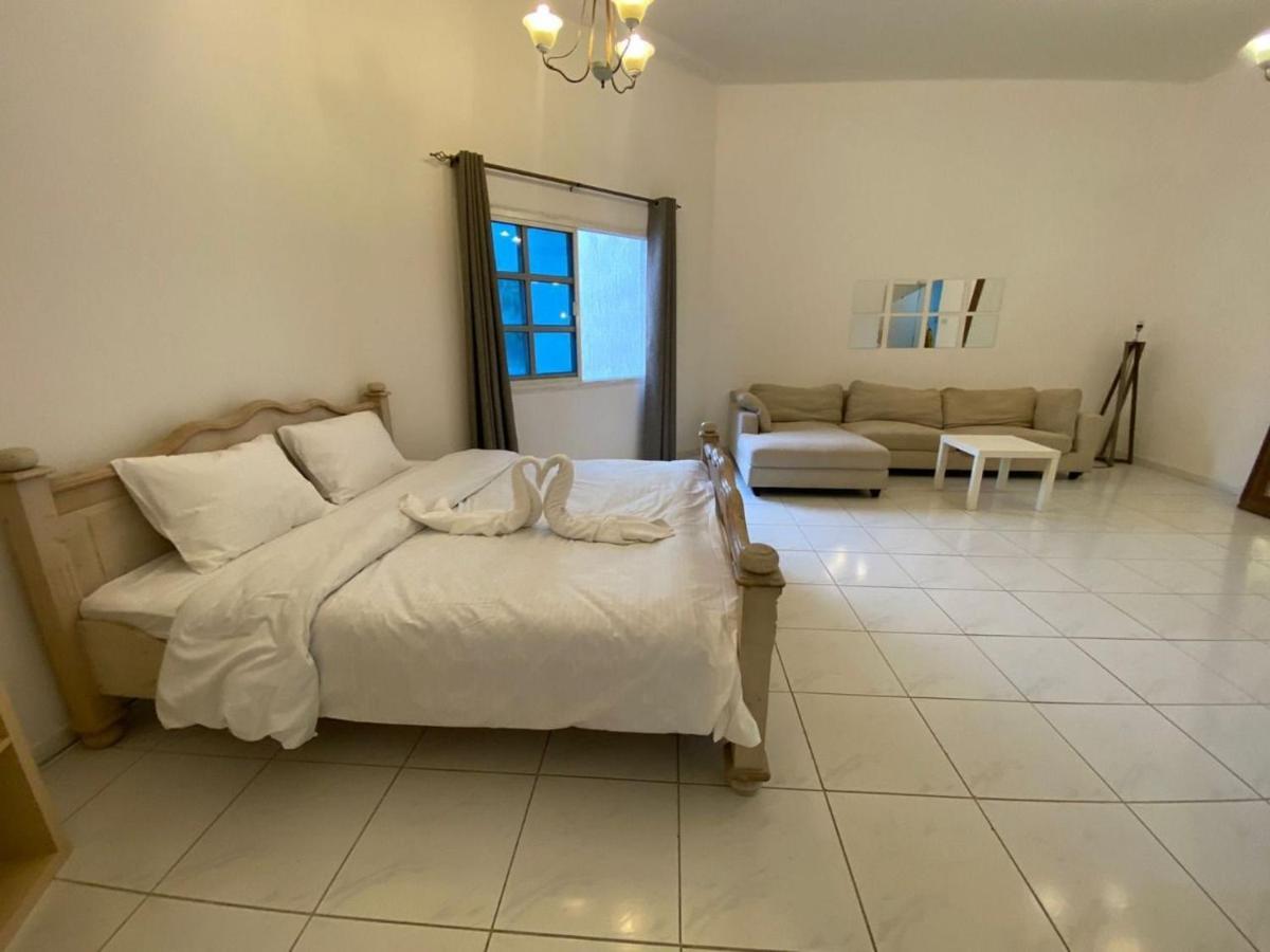 Comfortable Private Rooms In Compound Housing Dubaj Exteriér fotografie